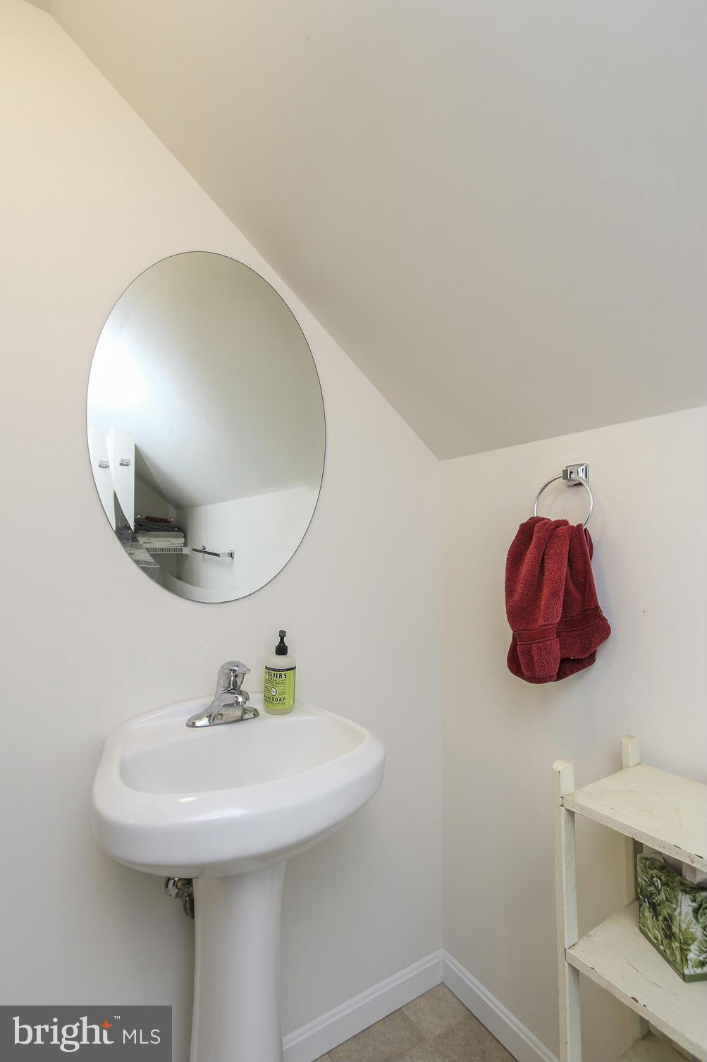 WOODLAND BEACH - Residential