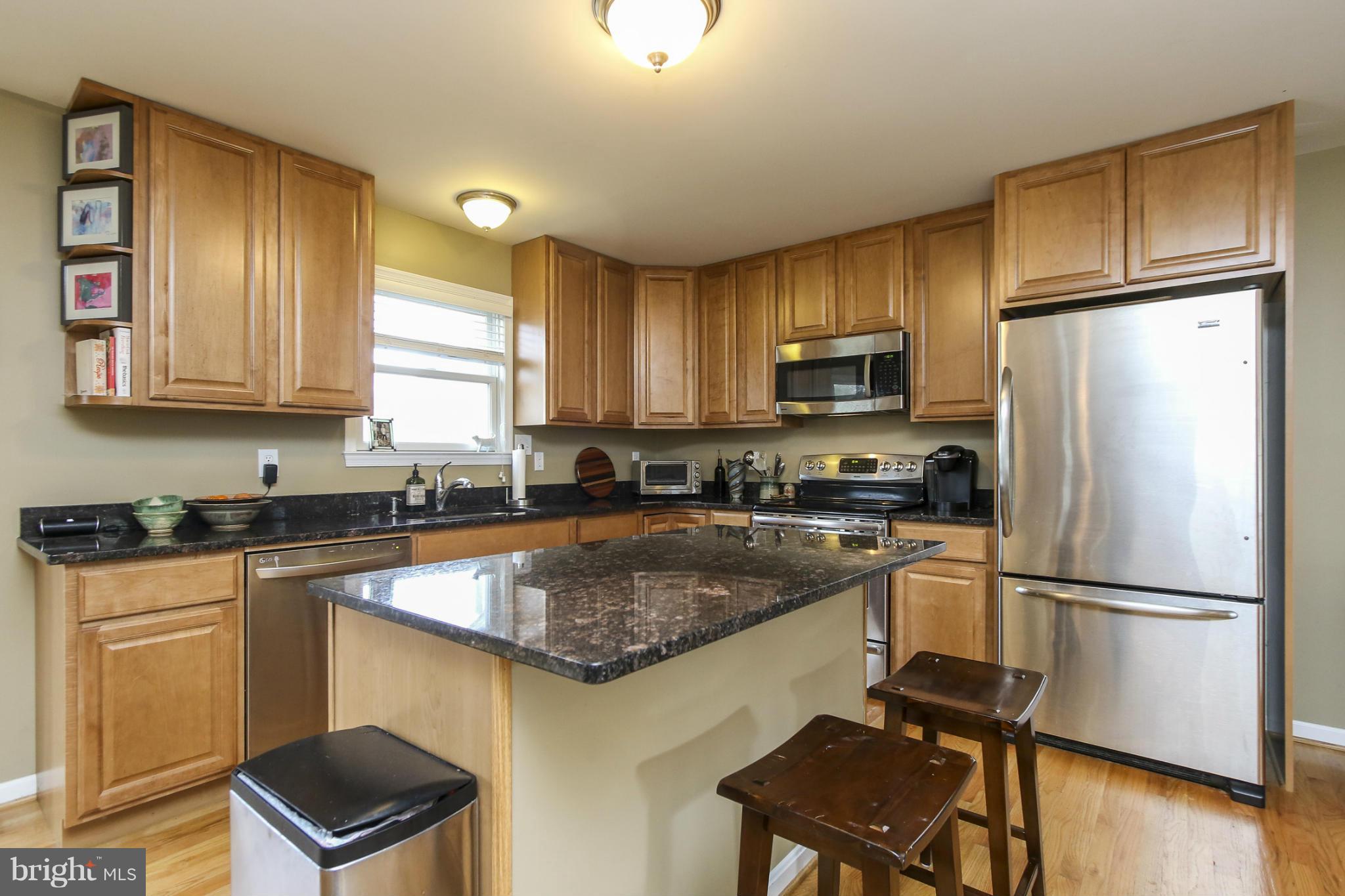 WOODLAND BEACH - Residential