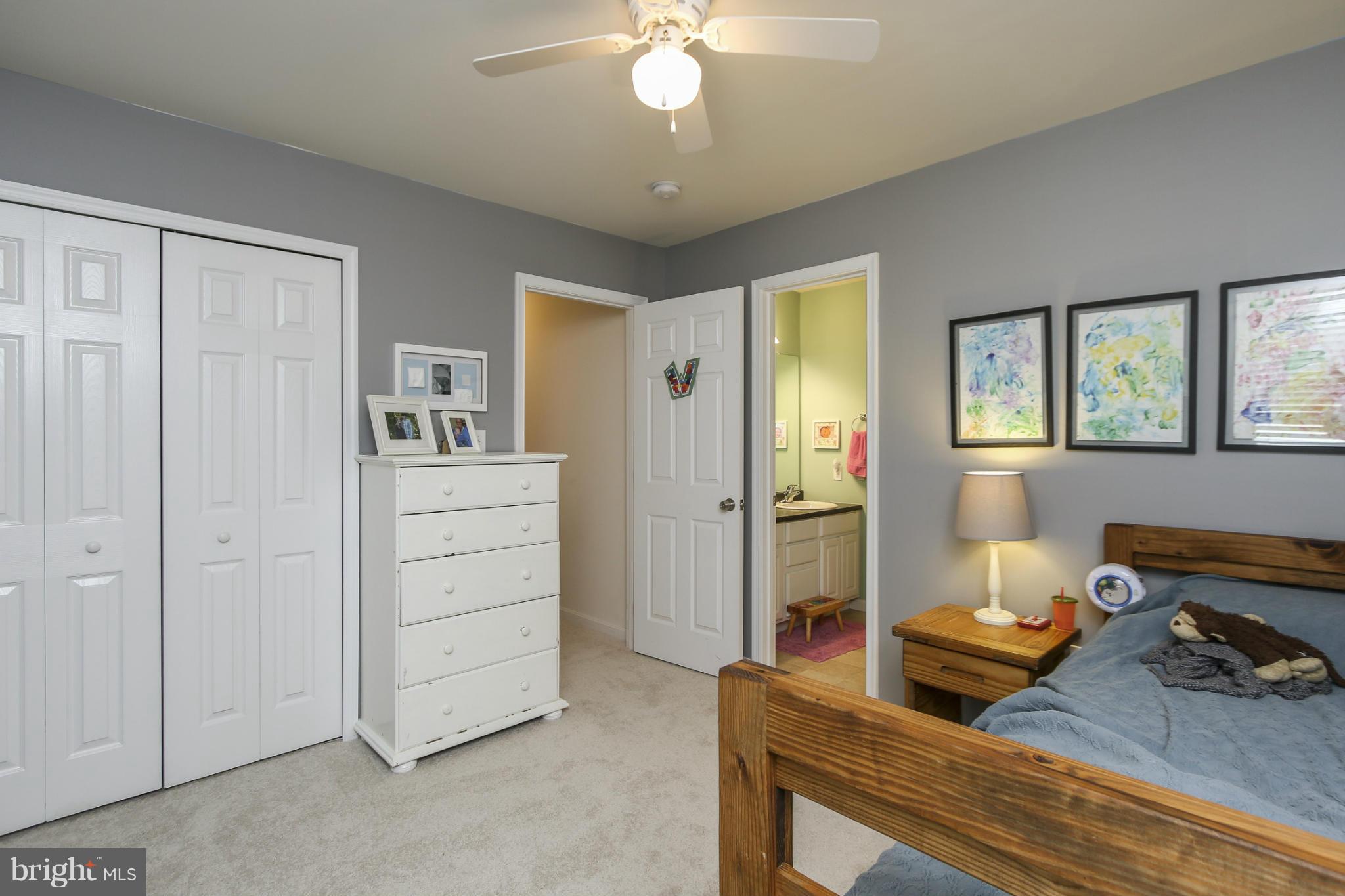 WOODLAND BEACH - Residential