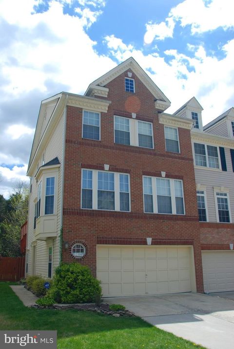 Townhouse For Rent - 1208 NE Cambria Terrace<br/> LEESBURG, VA 20176