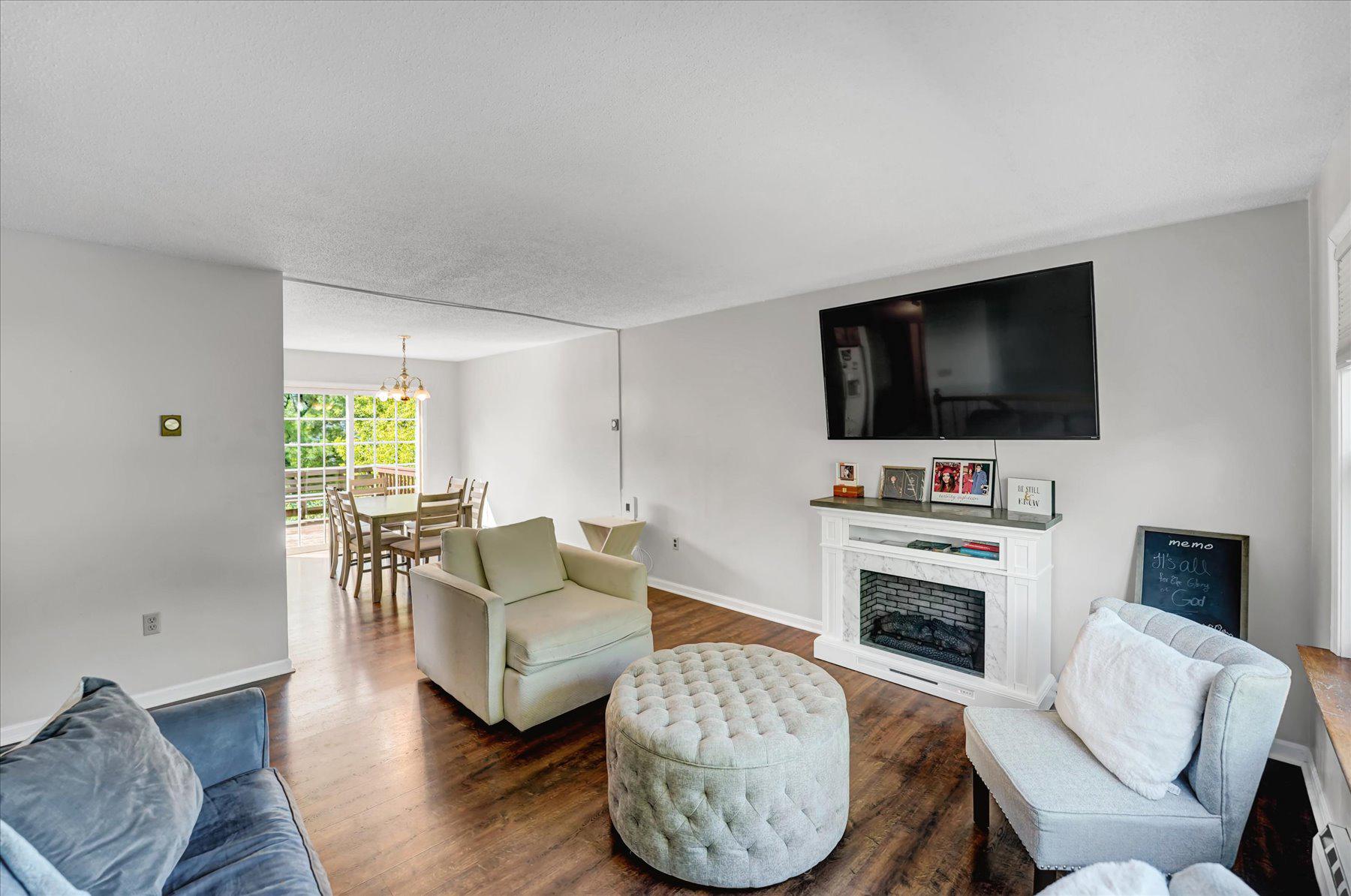 2673 PENBROOK LANE