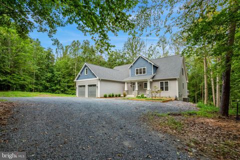 8880 EVELYN DRIVE MANASSAS VA 20112