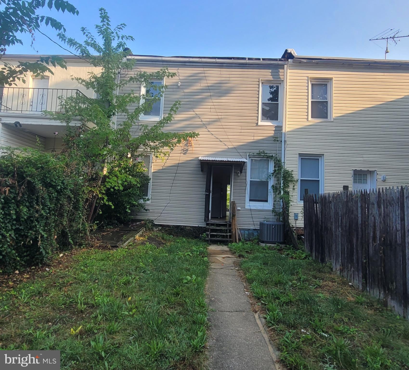 3907 FAIRVIEW AVENUE
