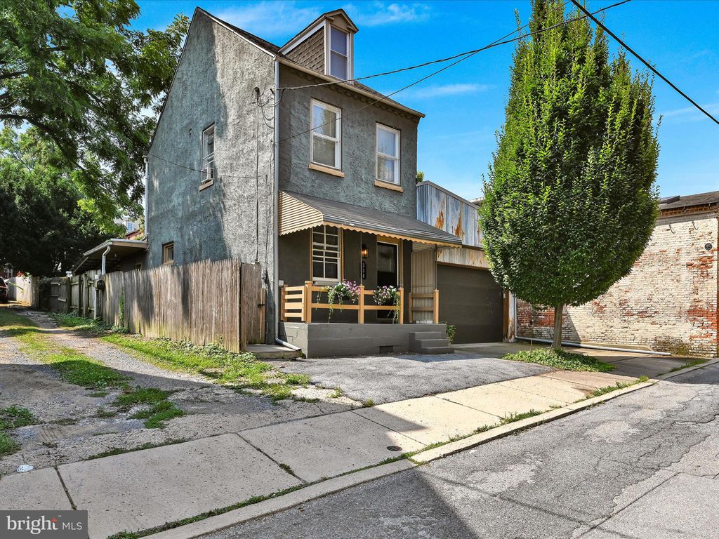 Photo of 338 W Grant Street, Lancaster, PA 17603 (MLS # PALA2053820)