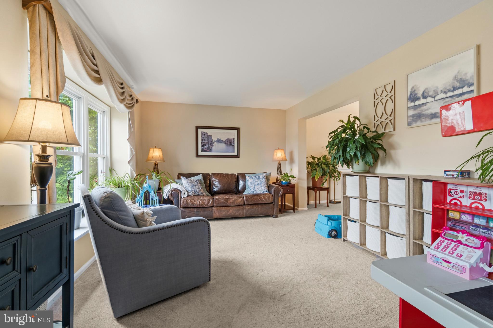 2 FARNHAM COURT