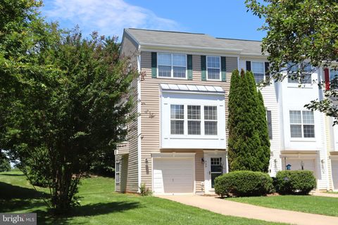 Townhouse For Sale - 936 Persimmon Pl<br/> CULPEPER, VA 22701