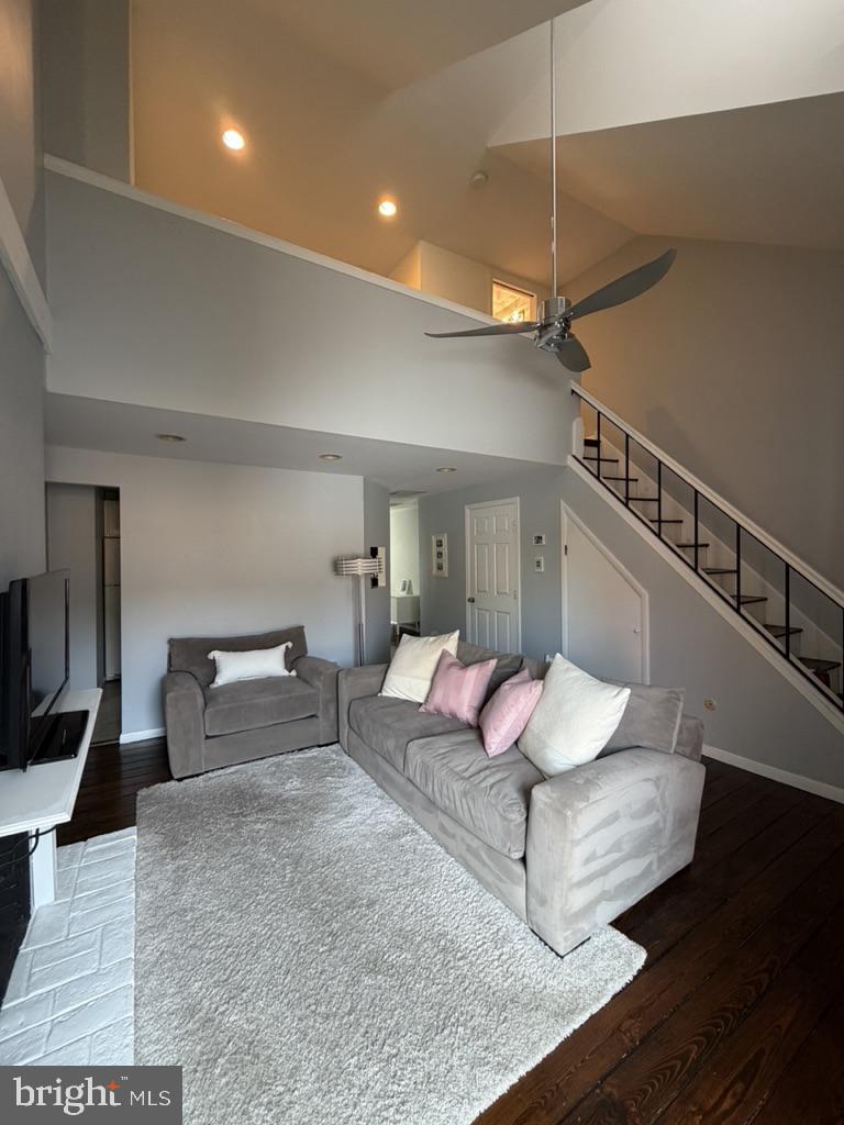 1110 LOMBARD STREET 6