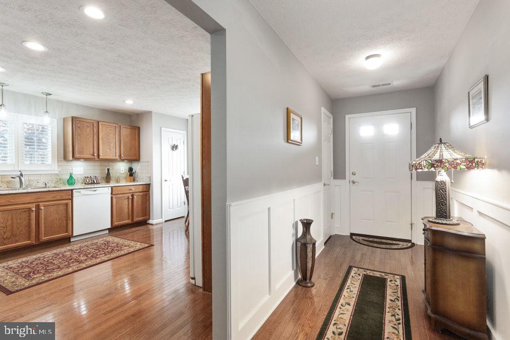 521 HICKORY GROVE CIRCLE