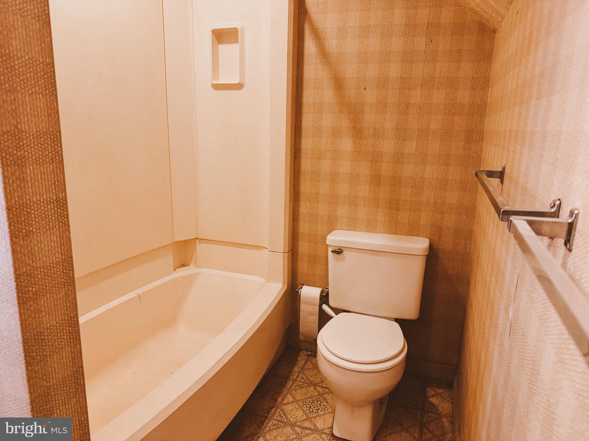 CRESAPTOWN - Residential