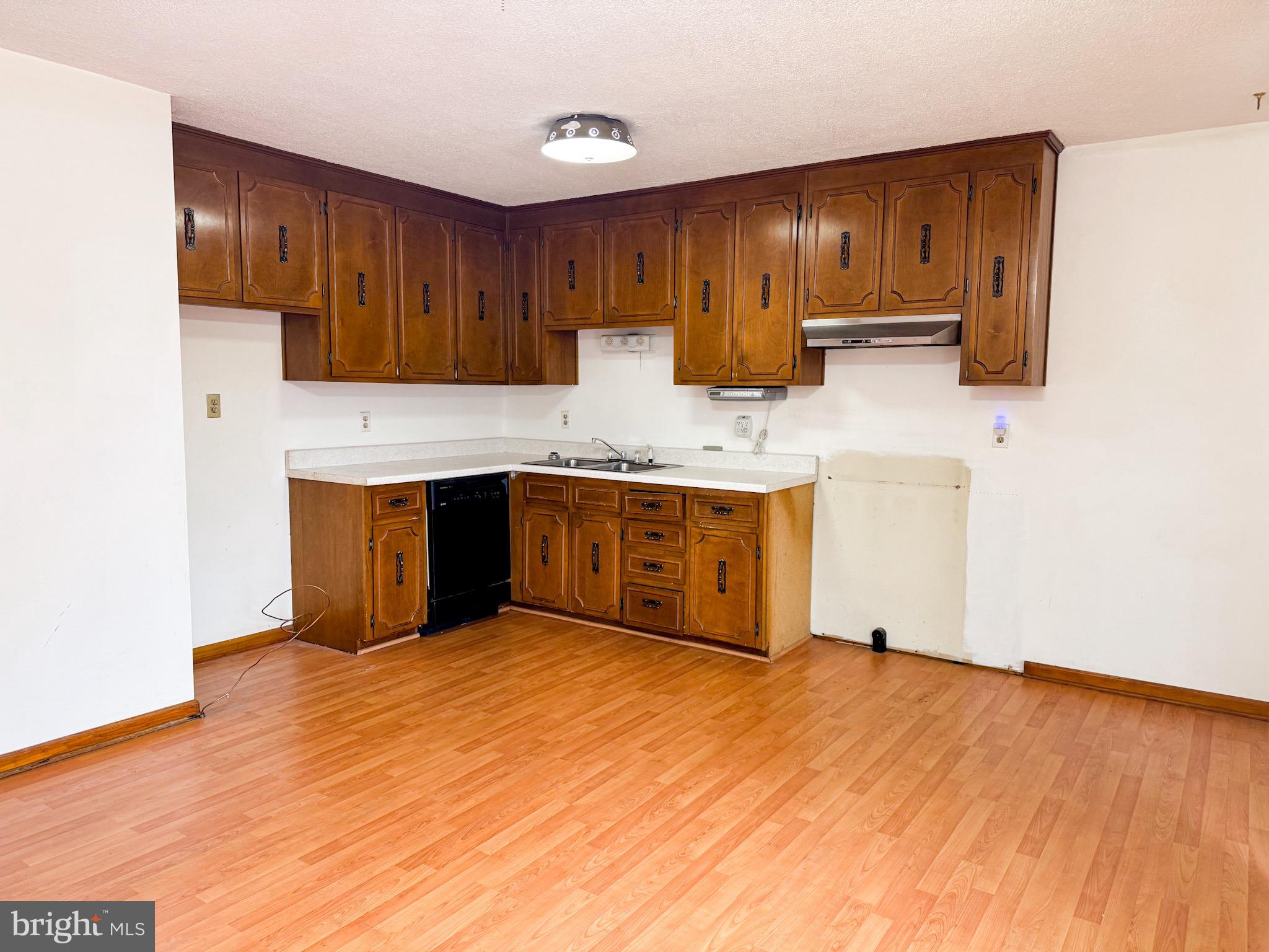 CRESAPTOWN - Residential