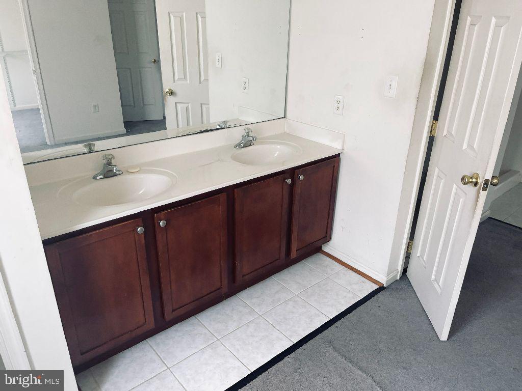 SUNRISE CEDARS - Residential