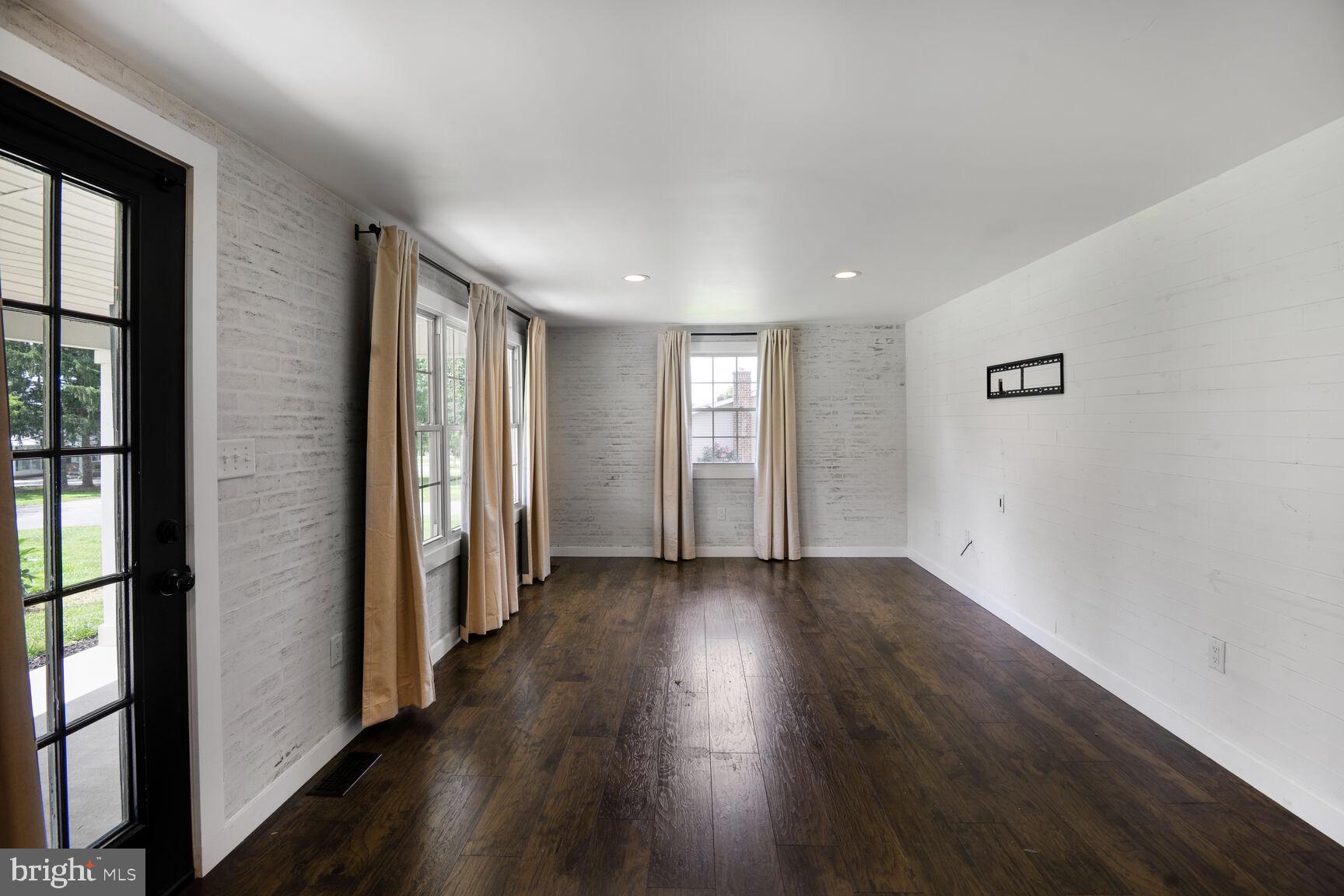 VALLEY VIEW - Residential