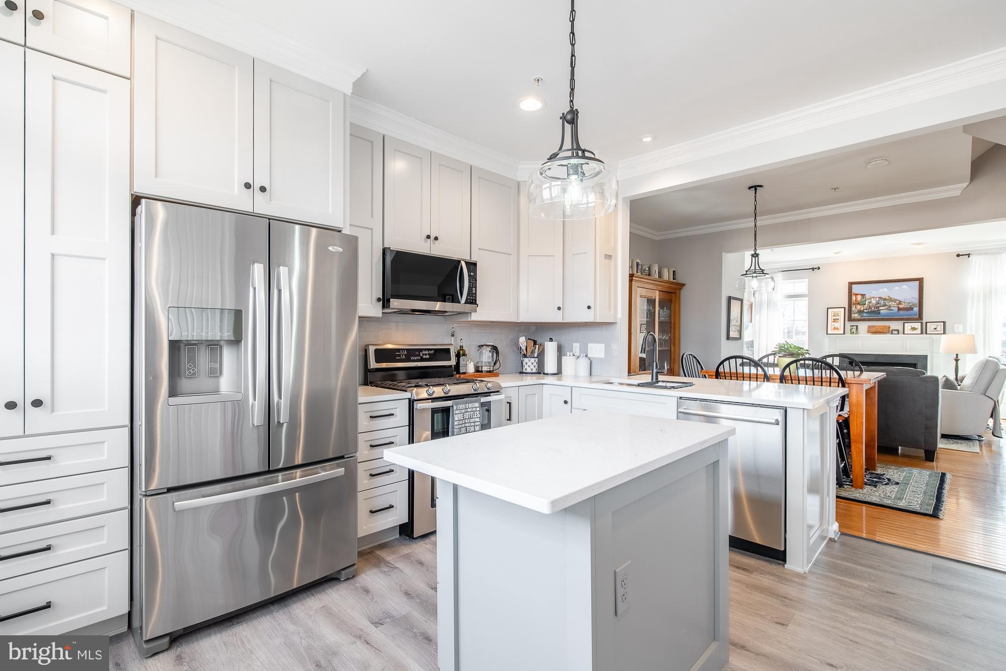 HUNTINGTON GROVE - Residential