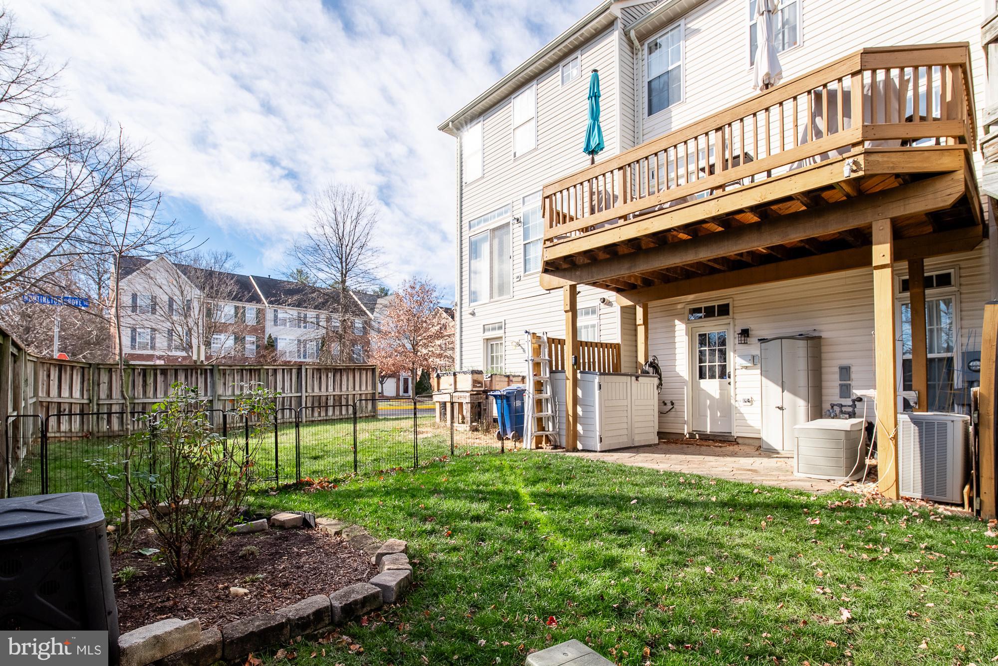 HUNTINGTON GROVE - Residential