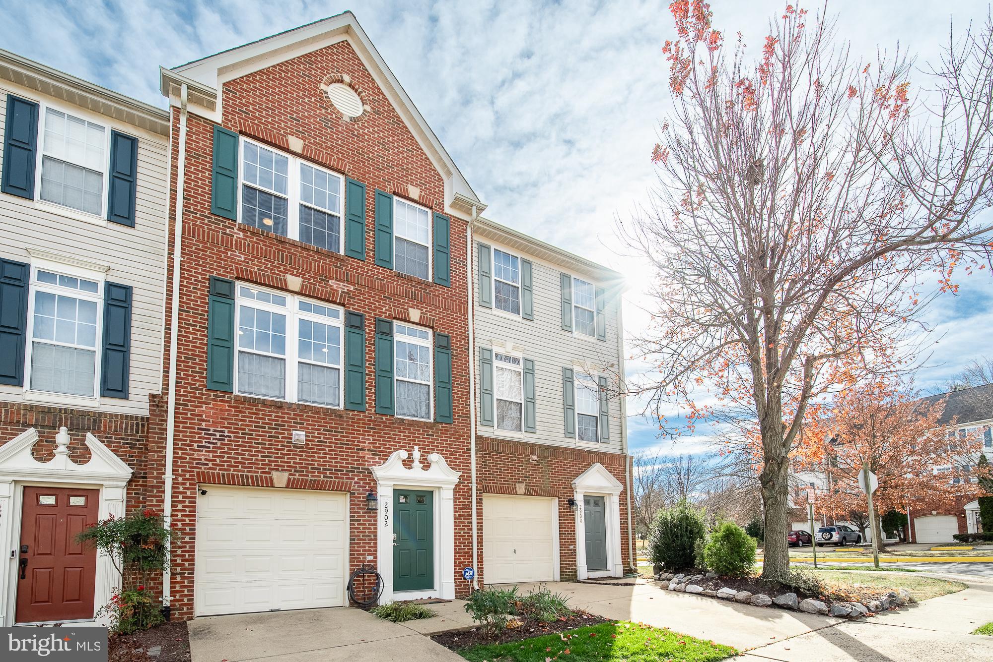 HUNTINGTON GROVE - Residential