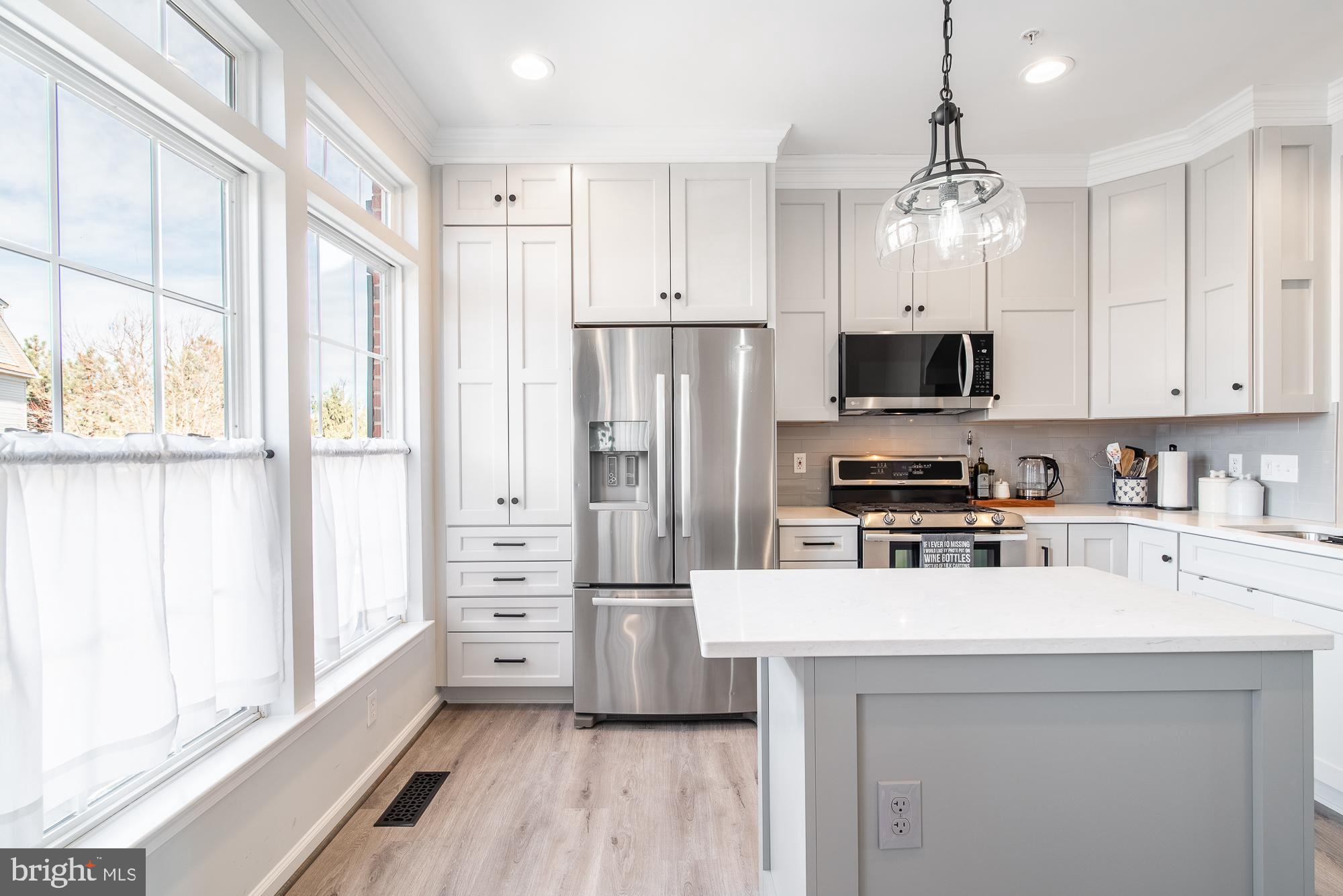 HUNTINGTON GROVE - Residential