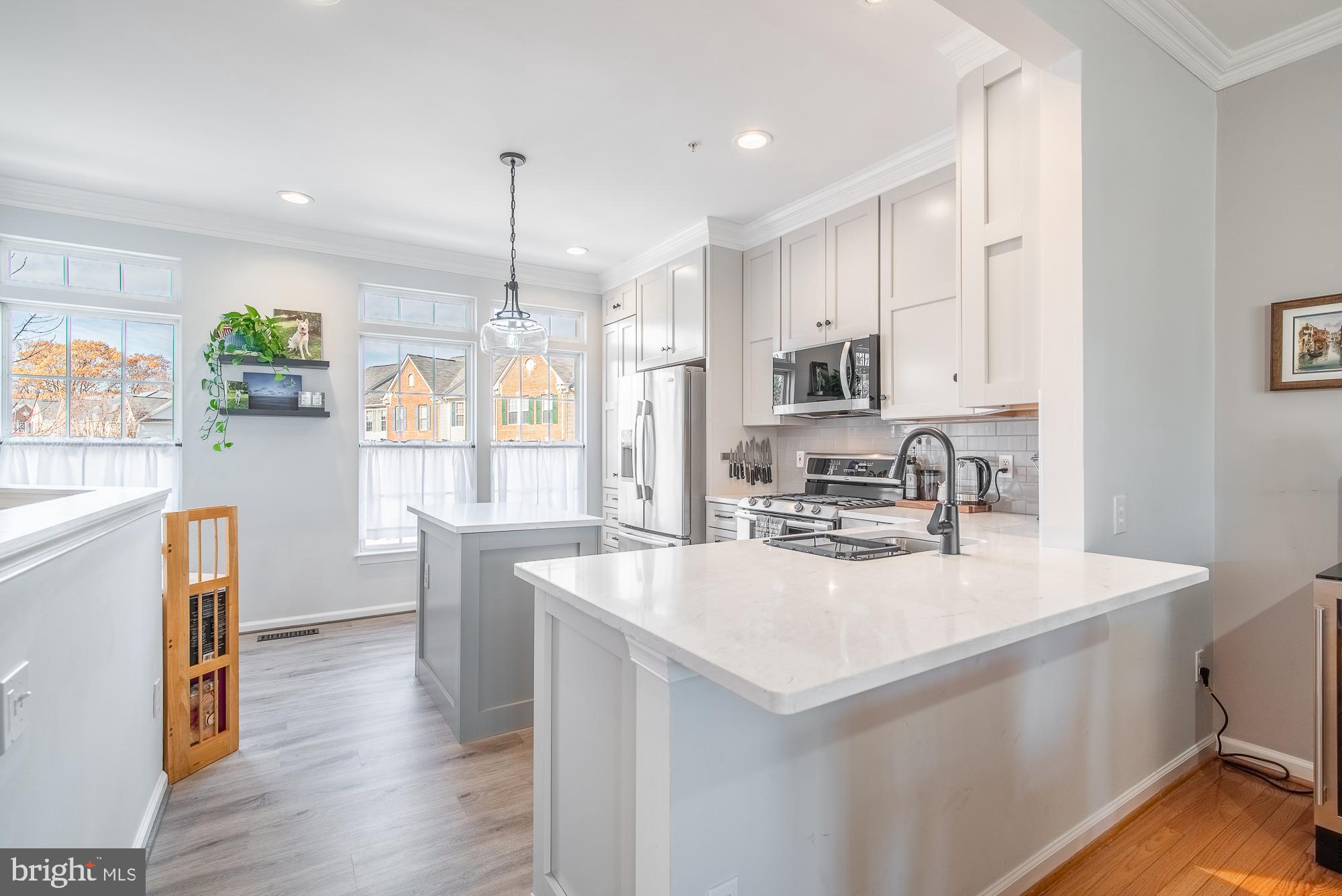 HUNTINGTON GROVE - Residential