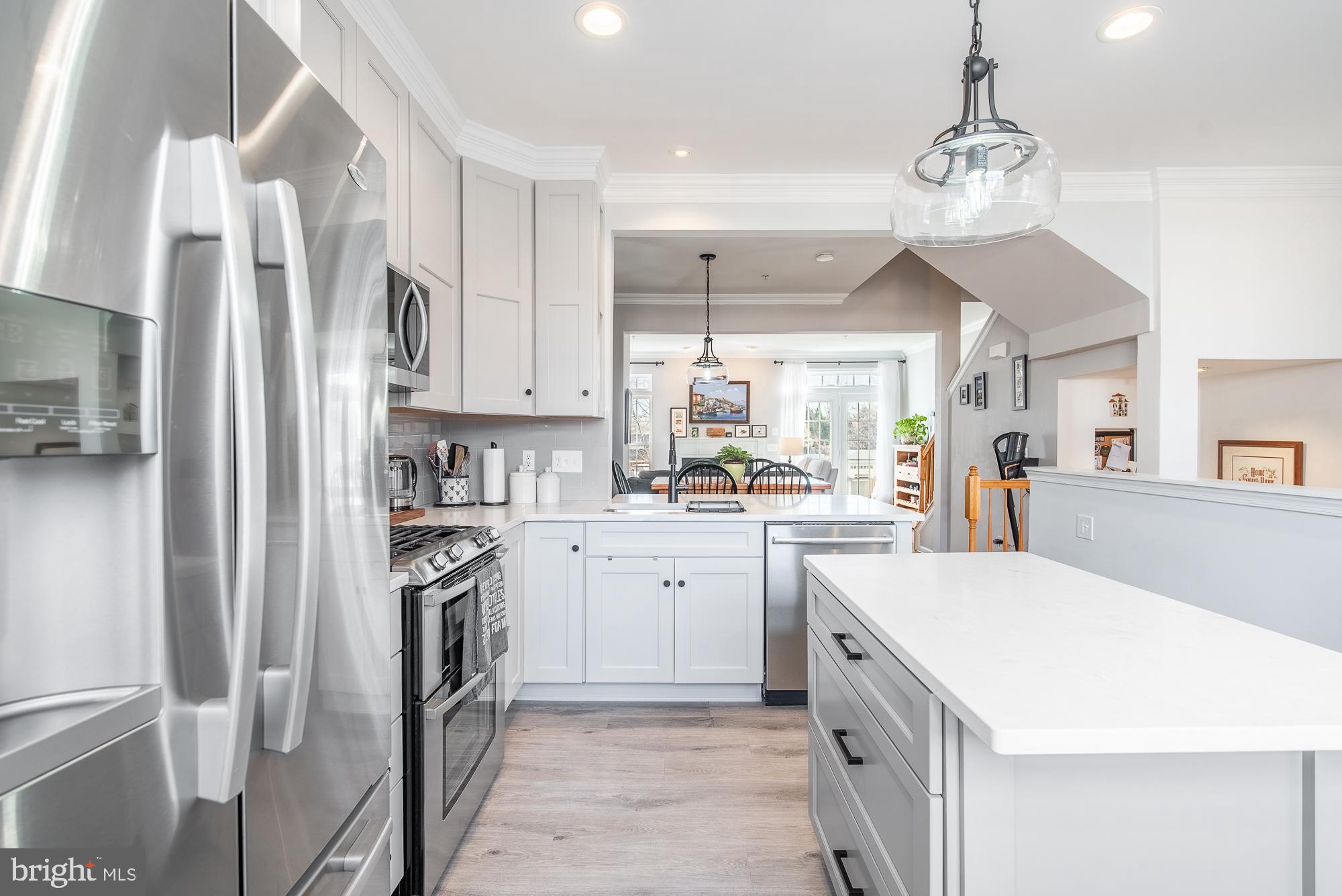 HUNTINGTON GROVE - Residential