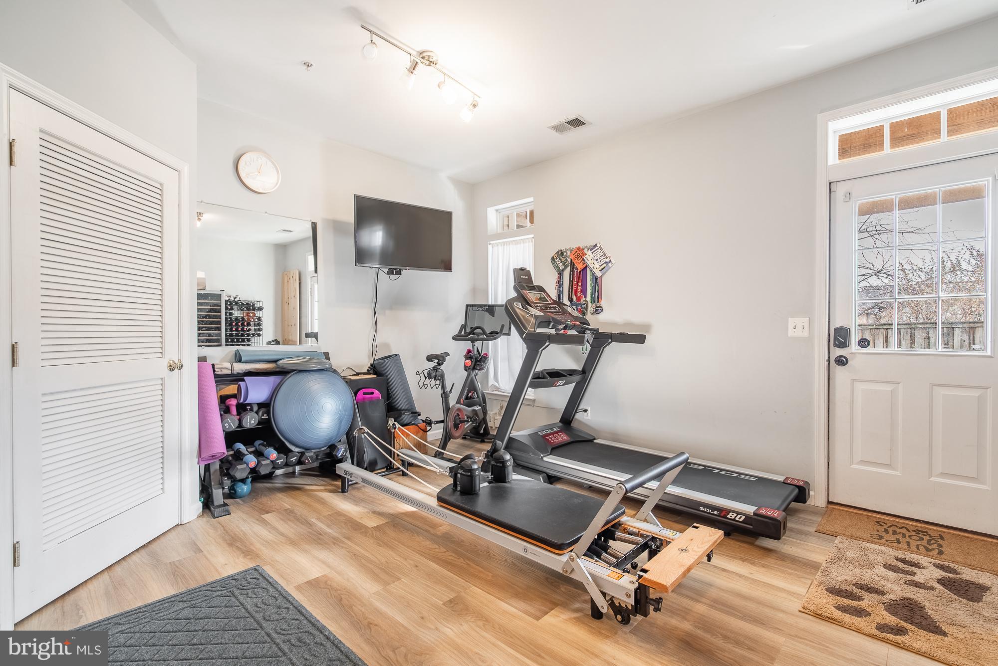 HUNTINGTON GROVE - Residential