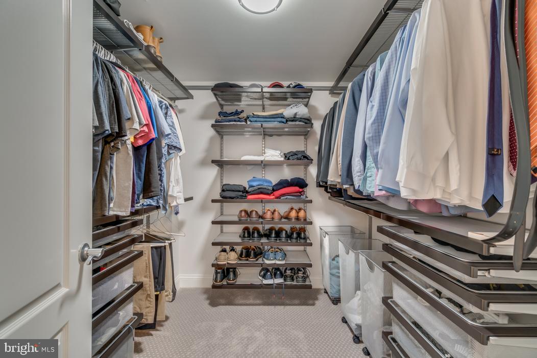 THE HENRY - Residential