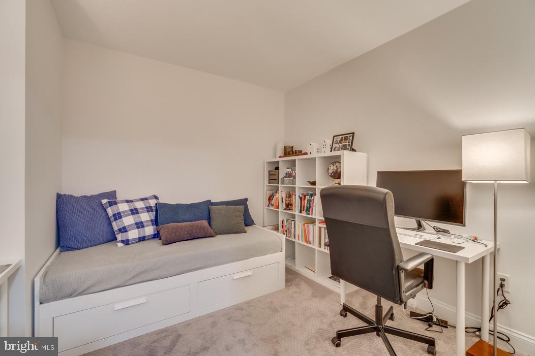 THE HENRY - Residential