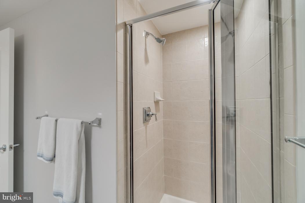 THE HENRY - Residential