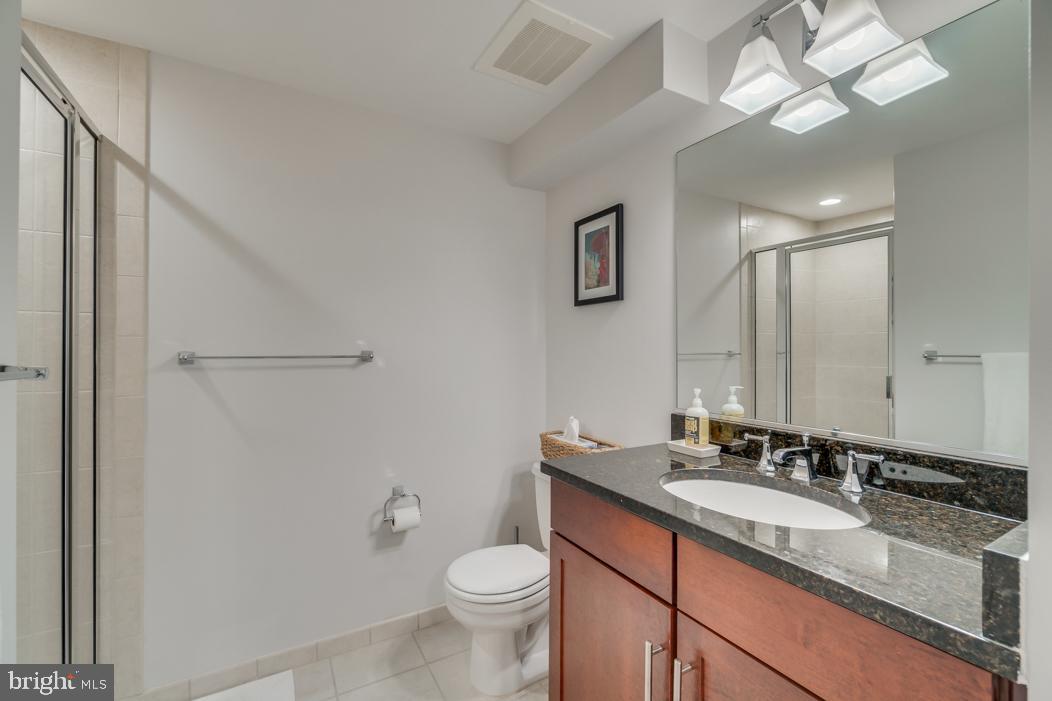 THE HENRY - Residential