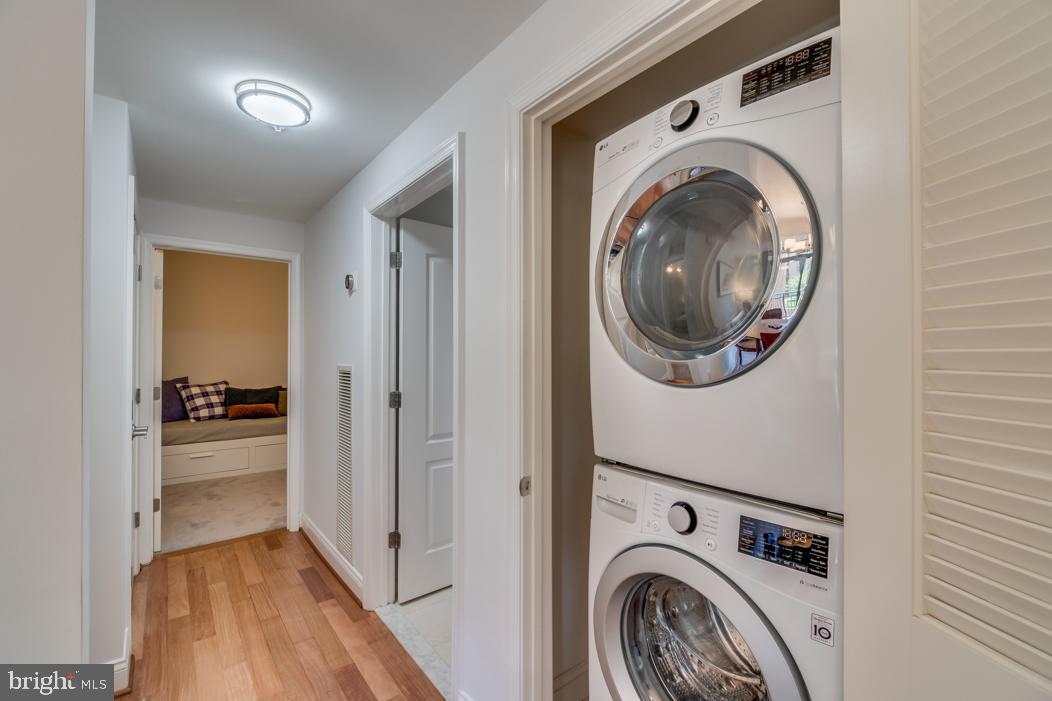 THE HENRY - Residential