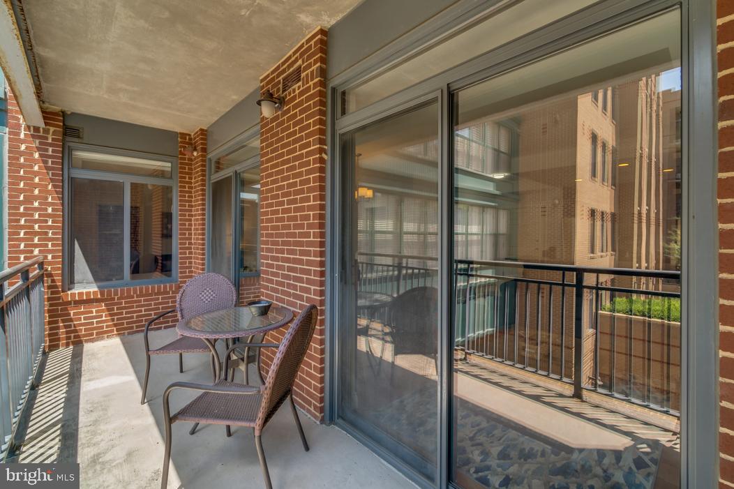 THE HENRY - Residential