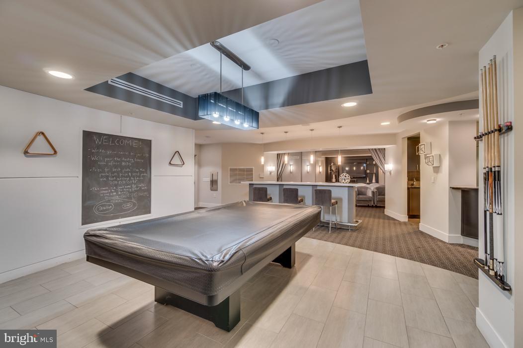 THE HENRY - Residential