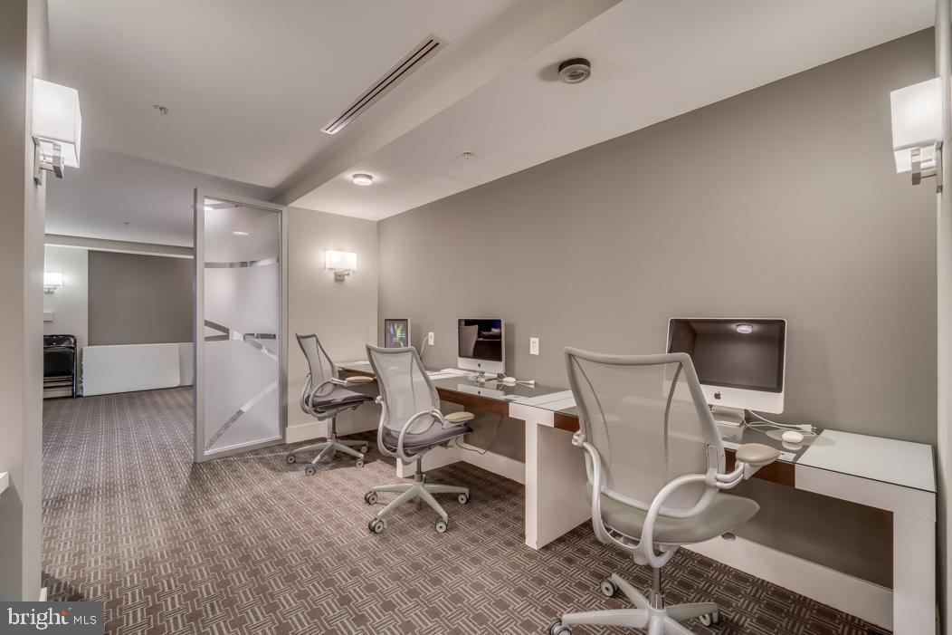 THE HENRY - Residential