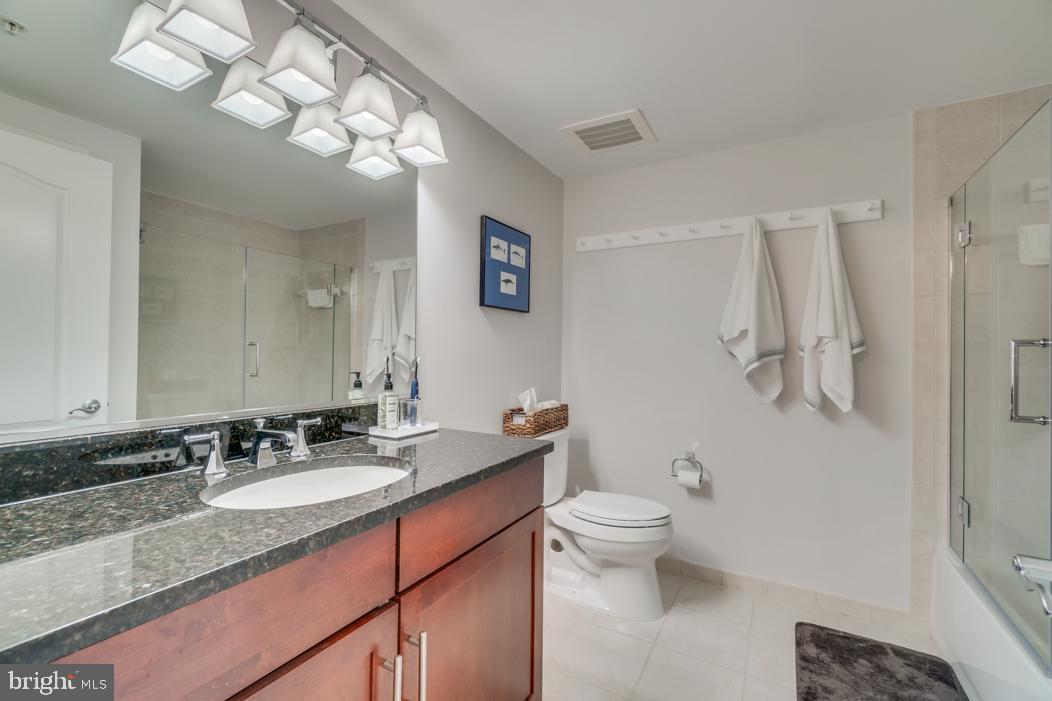 THE HENRY - Residential