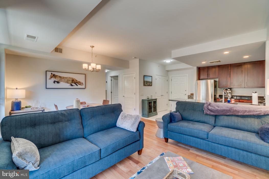 THE HENRY - Residential