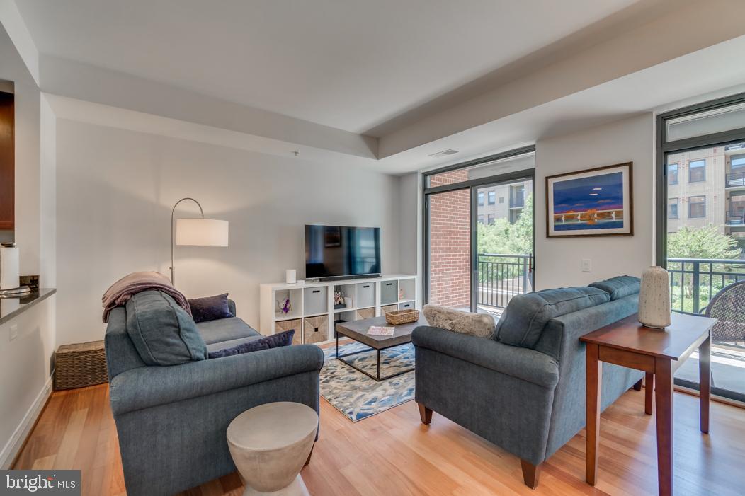 THE HENRY - Residential