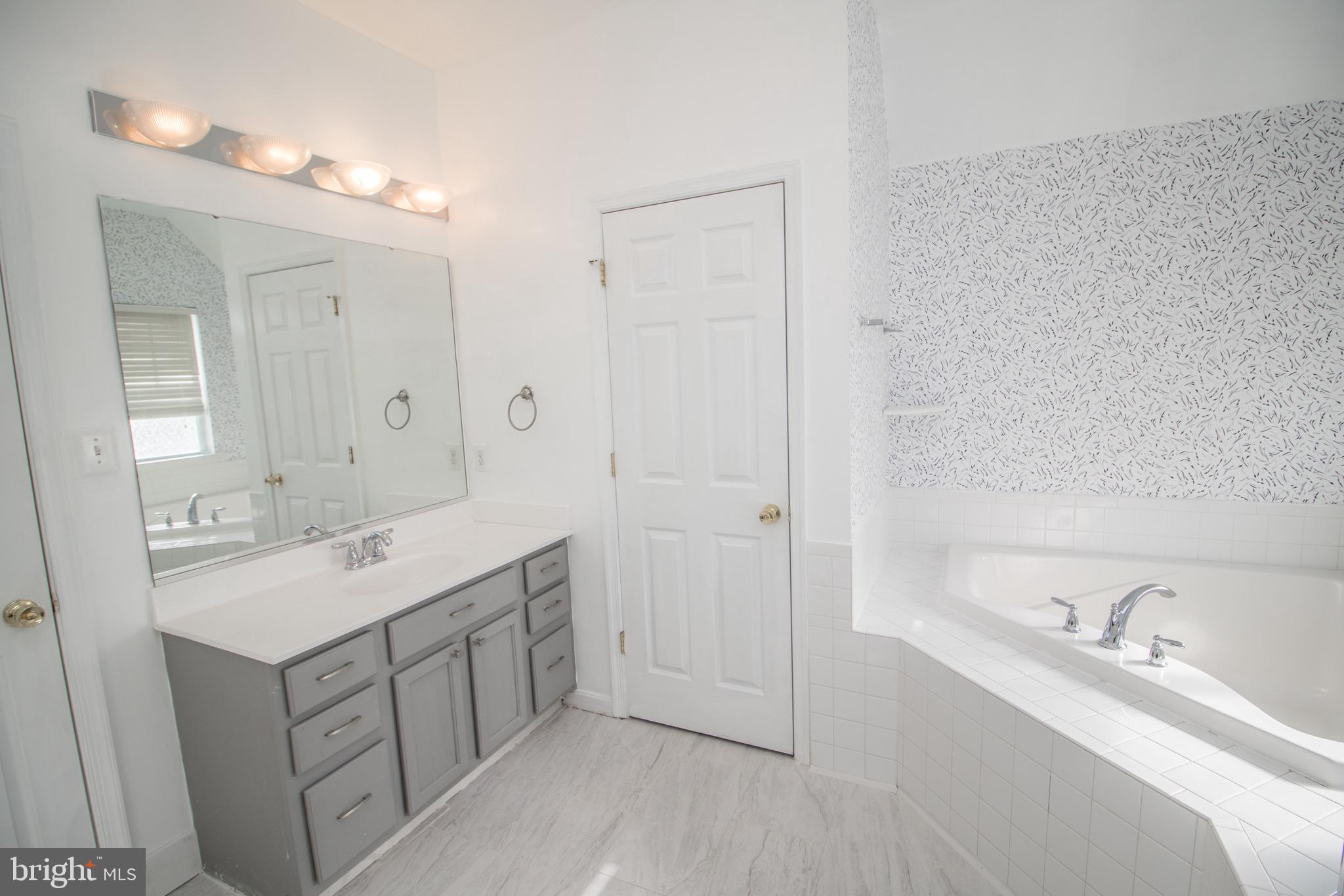 ELIZABETH HILLS PHASE 1 - Residential