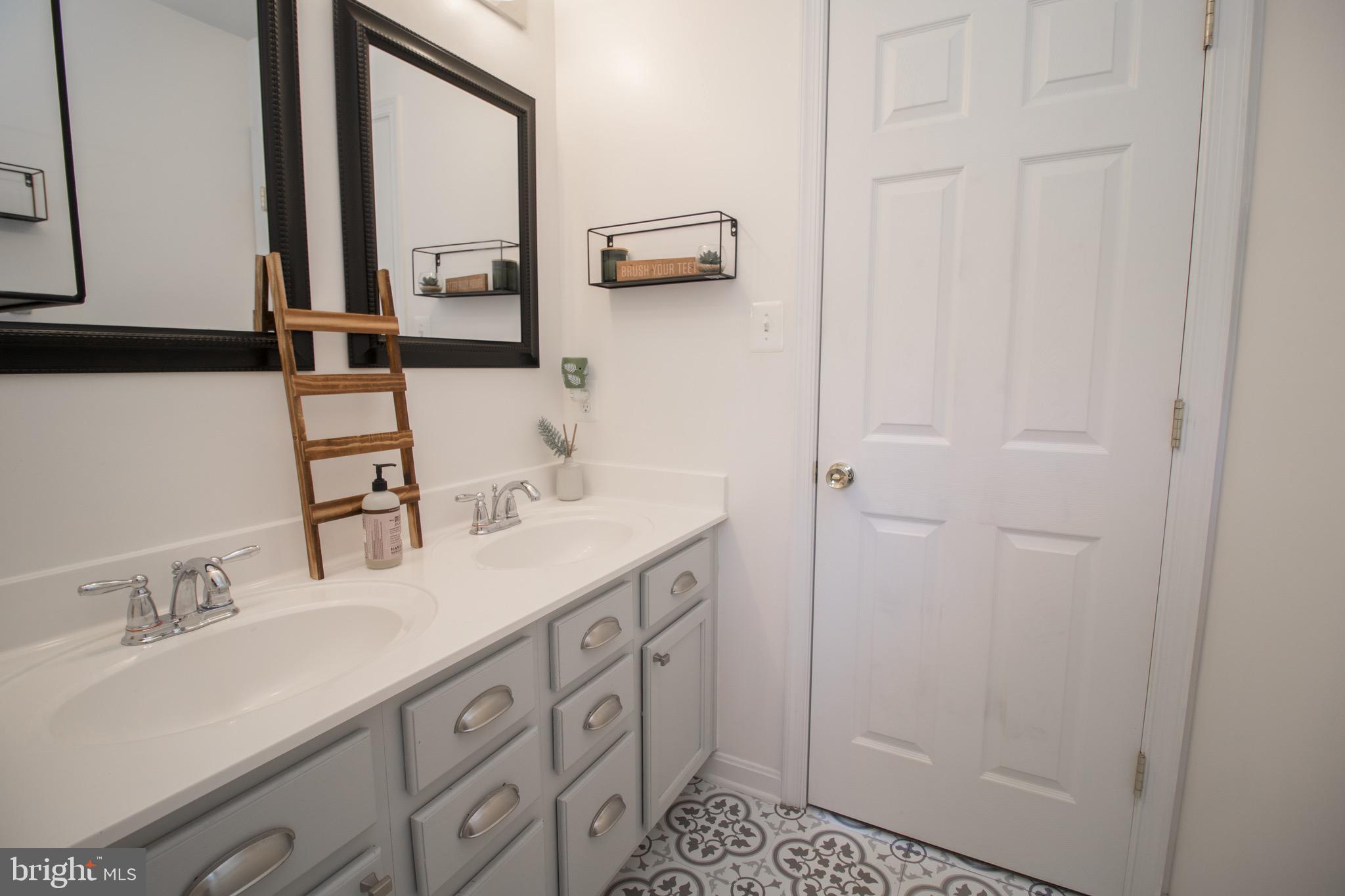 ELIZABETH HILLS PHASE 1 - Residential