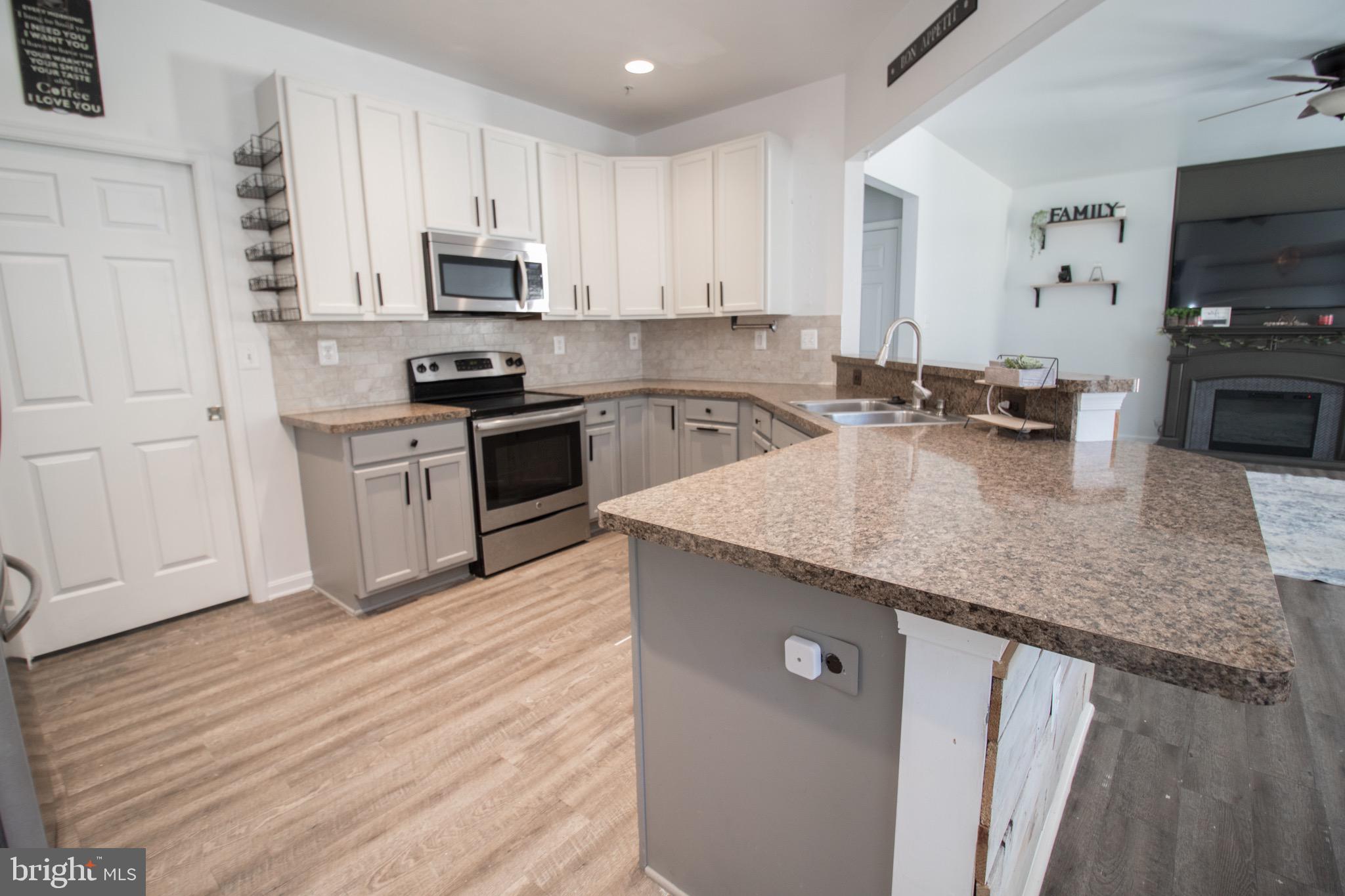 ELIZABETH HILLS PHASE 1 - Residential