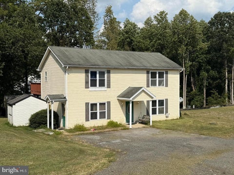 Townhouse For Rent - 136 Cox Road #B<br/> HUNTINGTOWN, MD 20639
