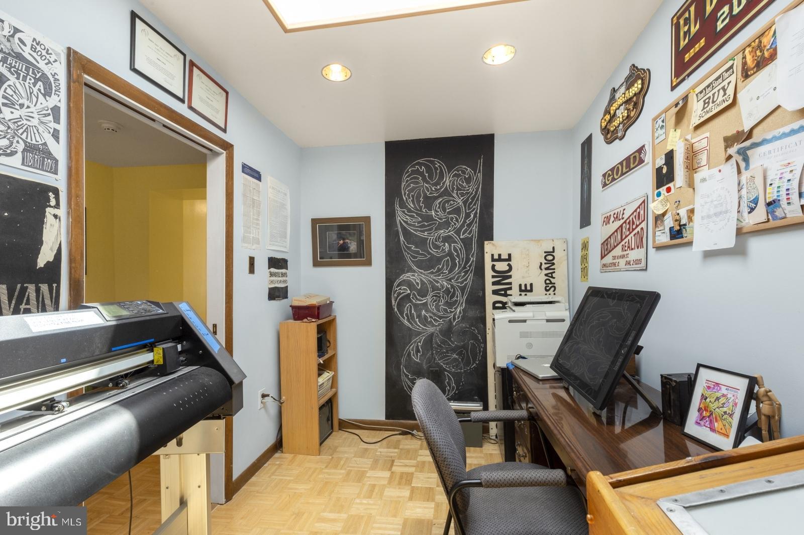 PORT RICHMOND - Residential Lease