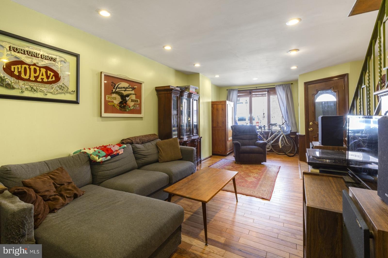 PORT RICHMOND - Residential Lease