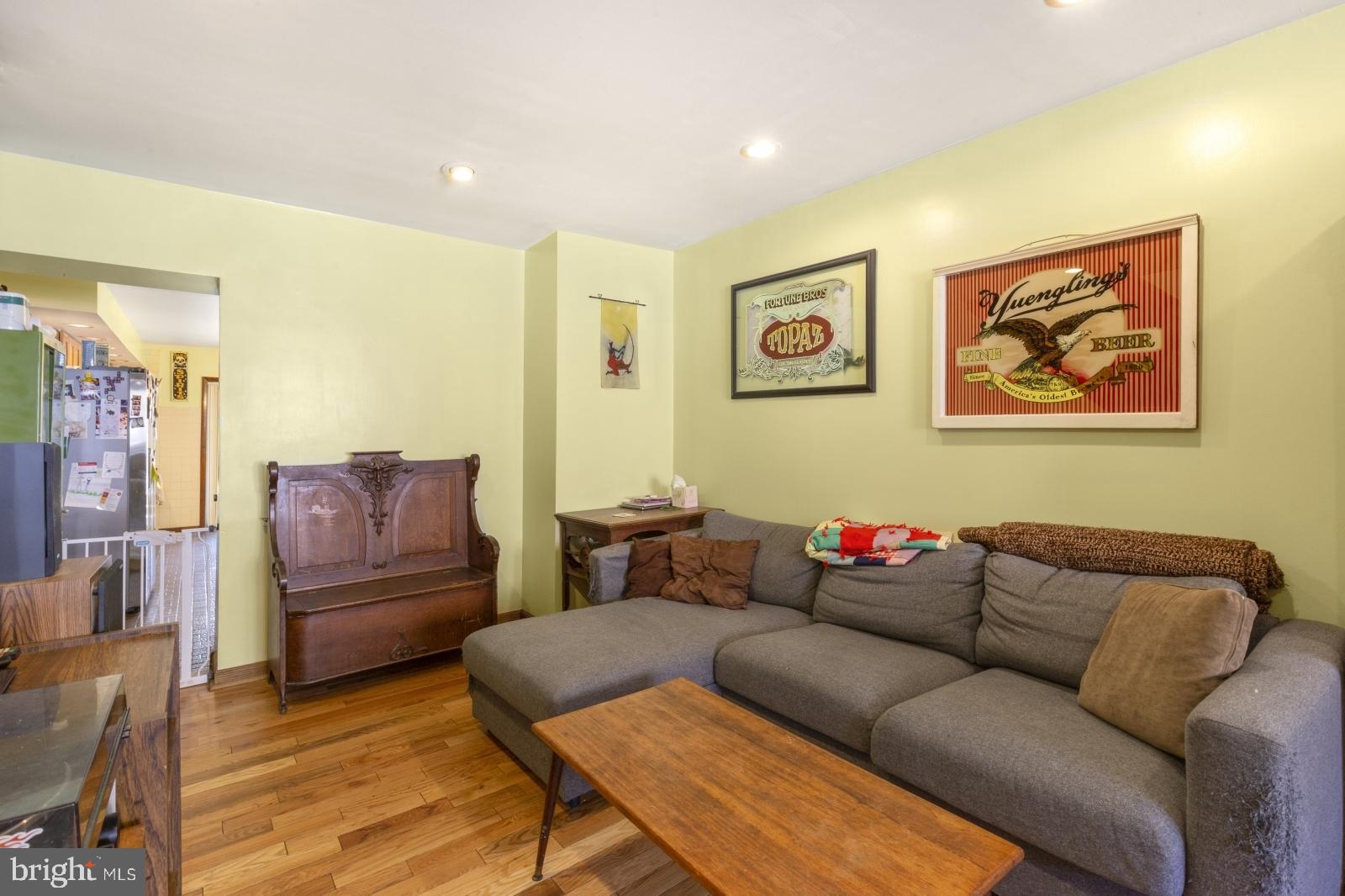 PORT RICHMOND - Residential Lease