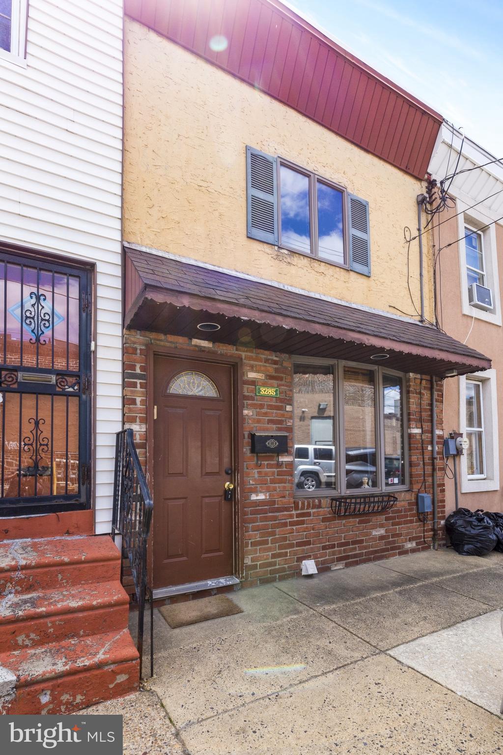 PORT RICHMOND - Residential Lease