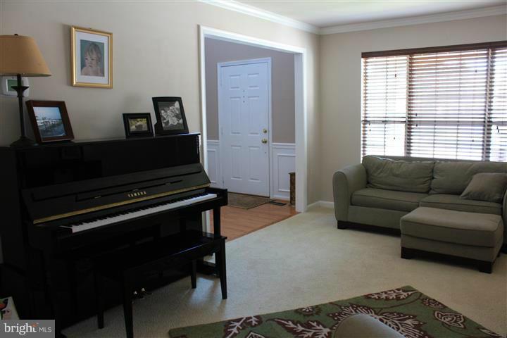 FOX CHASE - Residential