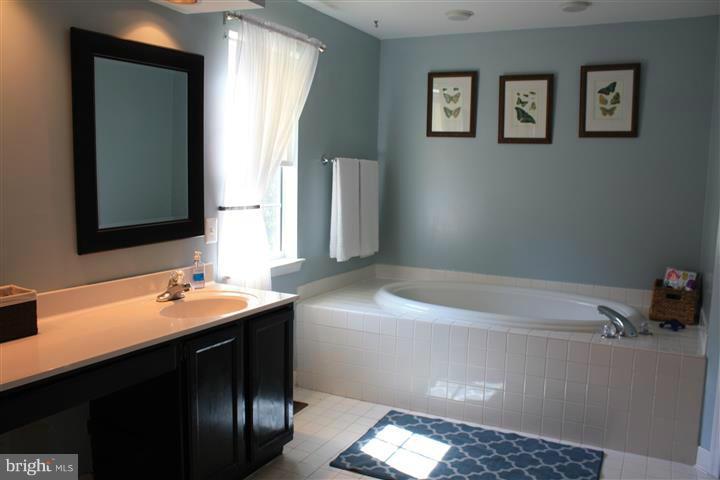 FOX CHASE - Residential