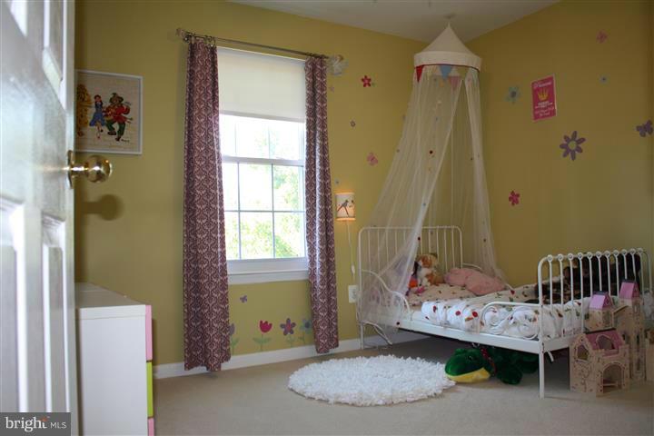 FOX CHASE - Residential