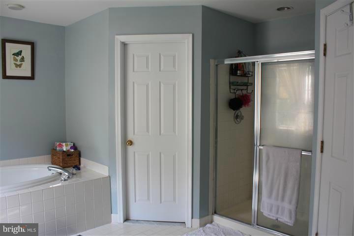 FOX CHASE - Residential