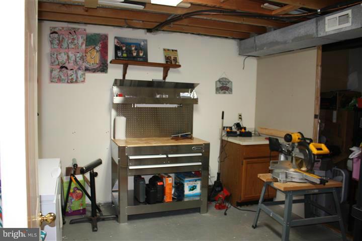 FOX CHASE - Residential