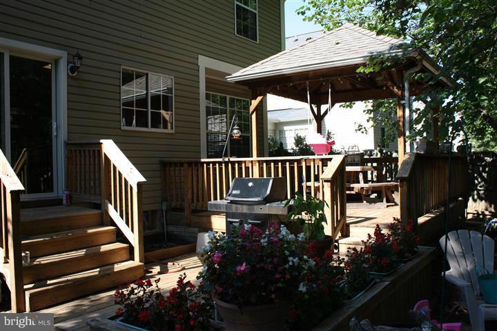 FOX CHASE - Residential