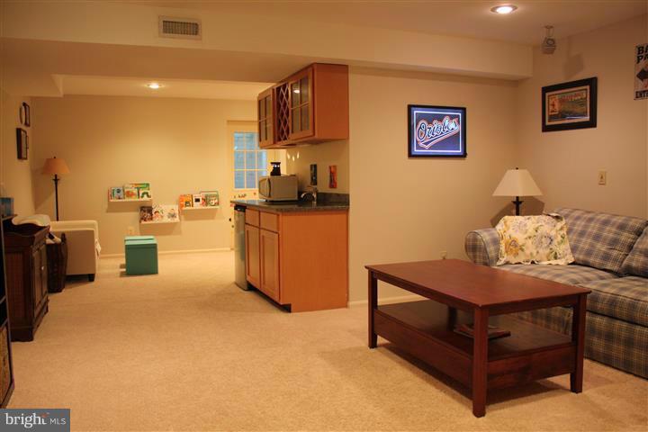 FOX CHASE - Residential