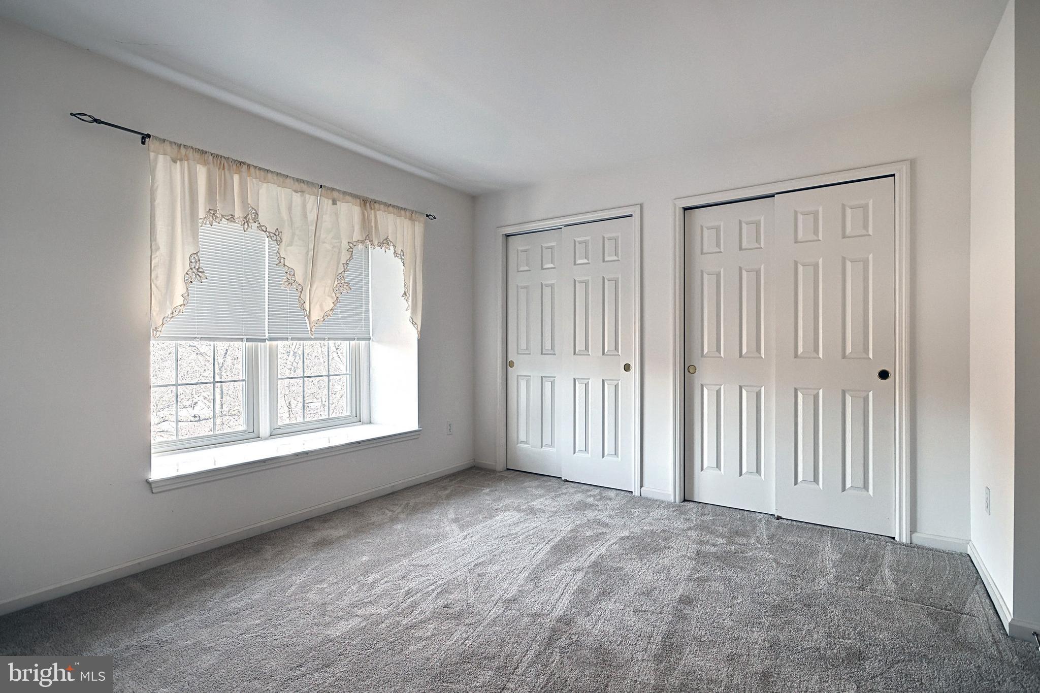 HONEY RUN CONDOS - Residential